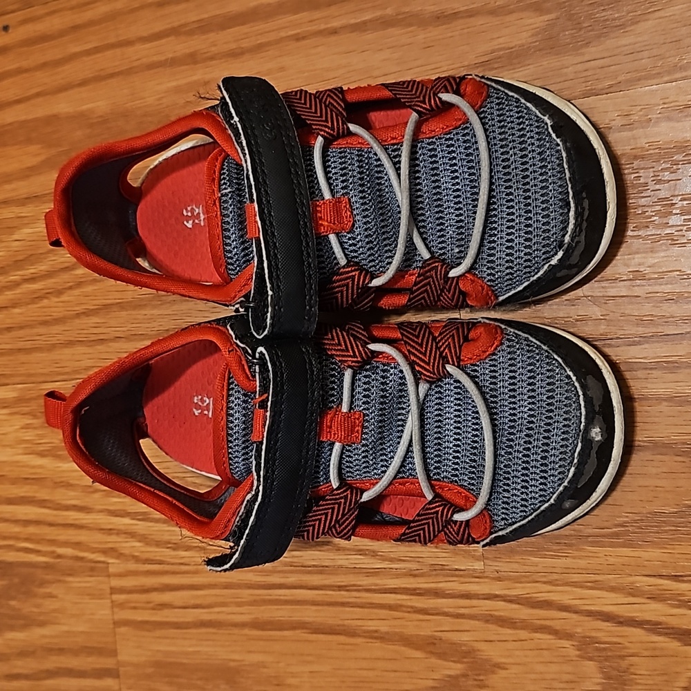 Boy's sandals 10